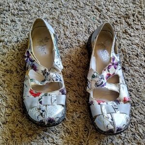 Rieker 463H6-90 White/Silver Slip On Floral Comfort Shoes Sz 39/8,5